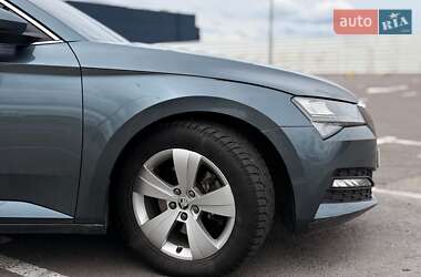 Лифтбек Skoda Superb 2019 в 