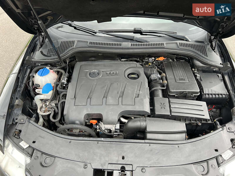 Универсал Skoda Superb 2012 в Бродах