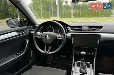 Ліфтбек Skoda Superb 2016 в 