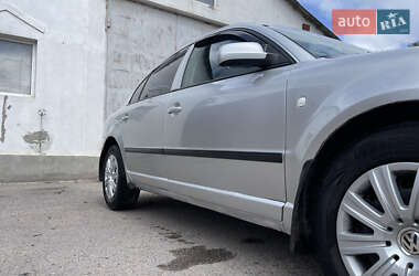 Лифтбек Skoda Superb 2005 в 