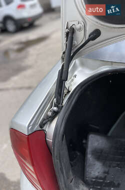 Лифтбек Skoda Superb 2005 в 