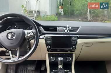 Лифтбек Skoda Superb 2016 в 