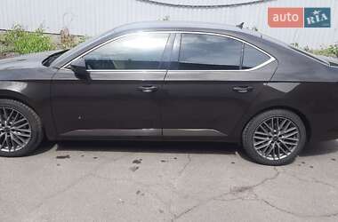 Лифтбек Skoda Superb 2016 в 