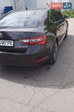 Лифтбек Skoda Superb 2016 в 