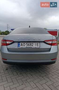 Лифтбек Skoda Superb 2019 в 