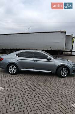 Лифтбек Skoda Superb 2019 в 