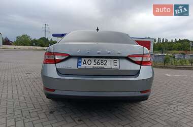 Лифтбек Skoda Superb 2019 в 
