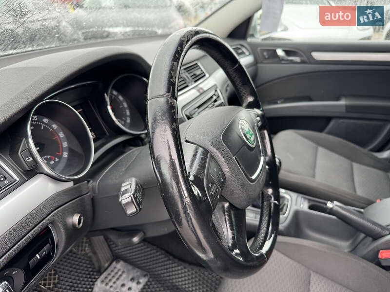 Універсал Skoda Superb 2011 в Києві