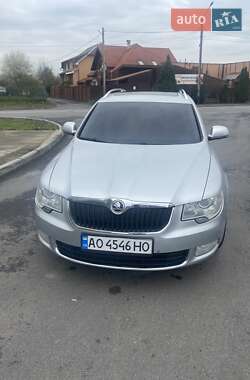 Универсал Skoda Superb 2011 в Ужгороде