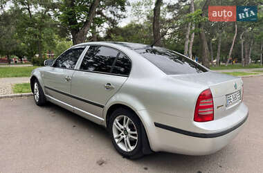 Лифтбек Skoda Superb 2003 в 
