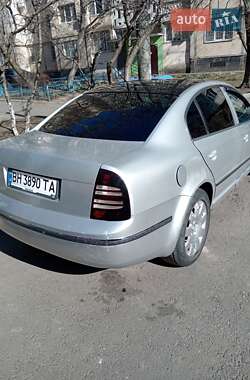 Лифтбек Skoda Superb 2005 в 