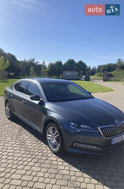 Лифтбек Skoda Superb 2021 в 