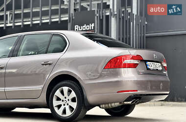 Лифтбек Skoda Superb 2014 в 