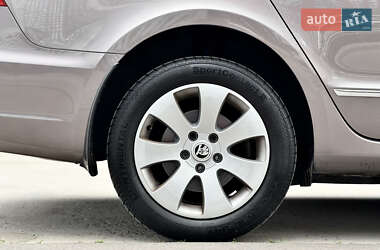 Лифтбек Skoda Superb 2014 в 