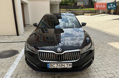Лифтбек Skoda Superb 2019 в 