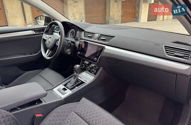 Лифтбек Skoda Superb 2019 в 