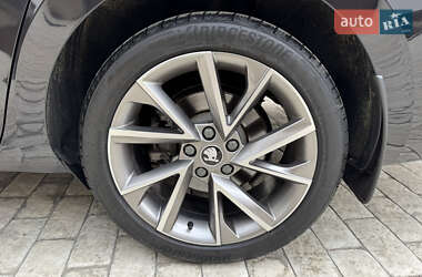 Лифтбек Skoda Superb 2019 в 