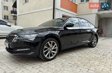 Лифтбек Skoda Superb 2019 в 