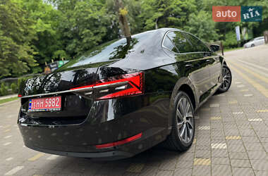 Ліфтбек Skoda Superb 2021 в 