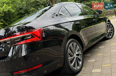 Ліфтбек Skoda Superb 2021 в 