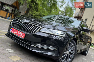 Ліфтбек Skoda Superb 2021 в 