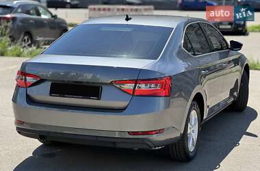 Лифтбек Skoda Superb 2023 в 
