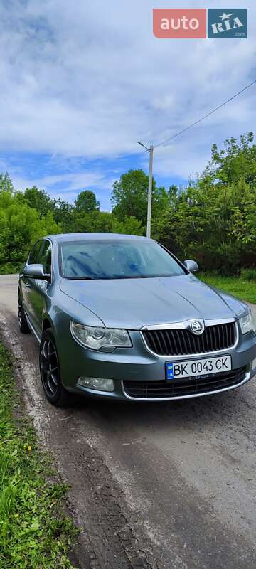 Лифтбек Skoda Superb 2011 в Ровно
