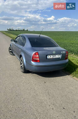 Ліфтбек Skoda Superb 2005 в 