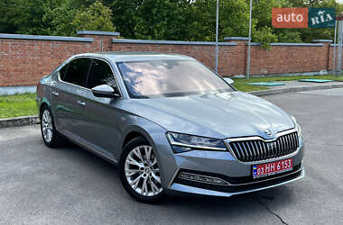 Лифтбек Skoda Superb 2021 в 