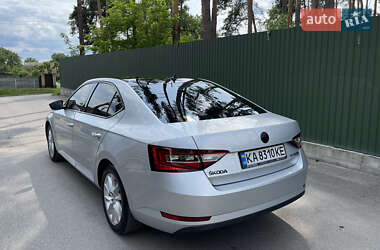 Лифтбек Skoda Superb 2017 в 