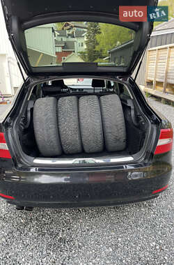 Лифтбек Skoda Superb 2013 в 