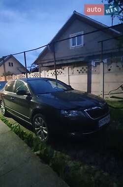 Лифтбек Skoda Superb 2015 в Рахове