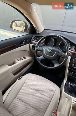 Лифтбек Skoda Superb 2009 в 