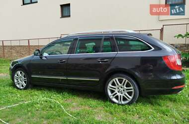 Універсал Skoda Superb 2011 в 