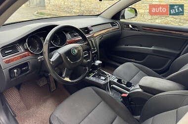 Лифтбек Skoda Superb 2012 в 