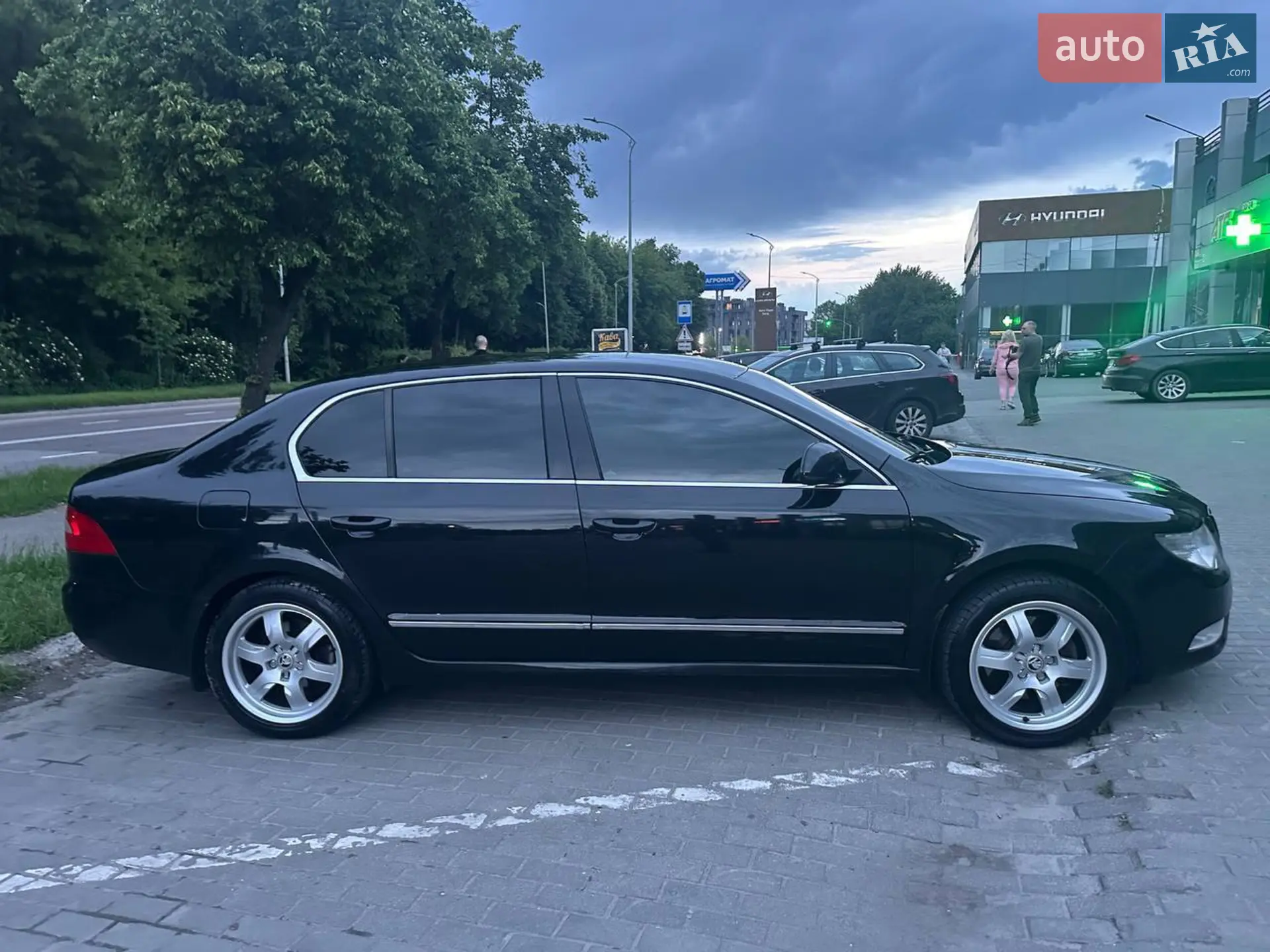 2010 Skoda Superb - мініатюра 10