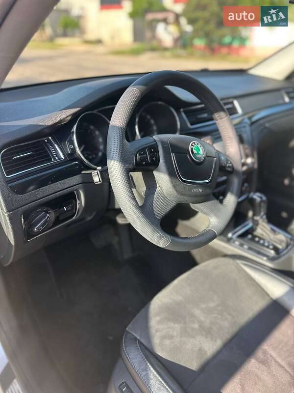 Лифтбек Skoda Superb 2013 в Доброславе