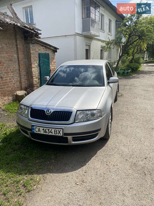 Лифтбек Skoda Superb 2006 в 