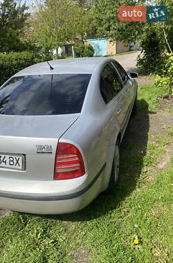 Лифтбек Skoda Superb 2006 в 