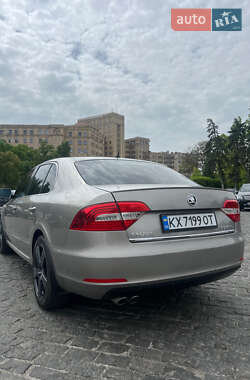 Лифтбек Skoda Superb 2013 в 