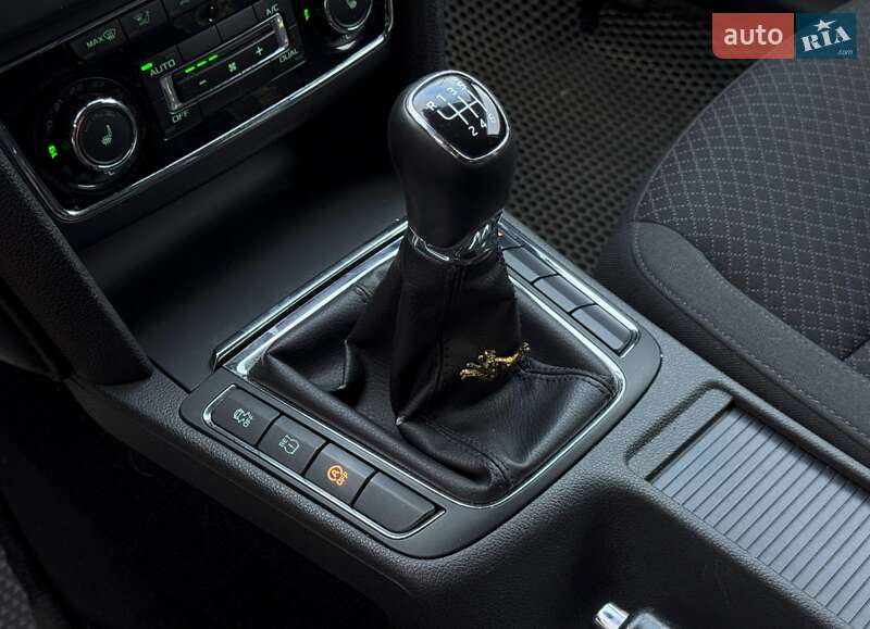 Универсал Skoda Superb 2015 в Киеве