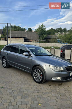 Универсал Skoda Superb 2011 в Кицмани