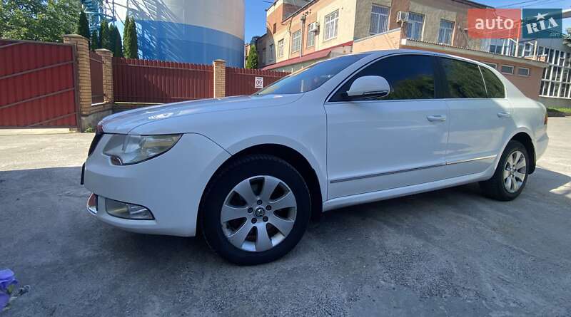 Ліфтбек Skoda Superb 2013 в 
