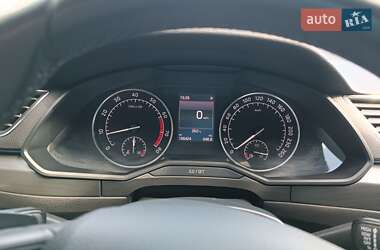 Лифтбек Skoda Superb 2016 в 