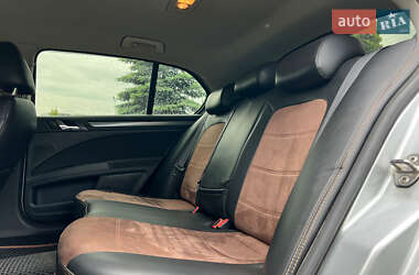 Лифтбек Skoda Superb 2012 в 