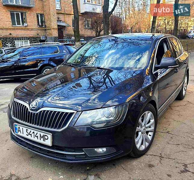 Универсал Skoda Superb 2013 в Киеве