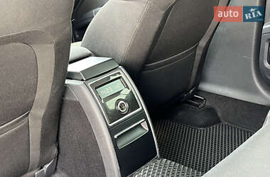Лифтбек Skoda Superb 2012 в 