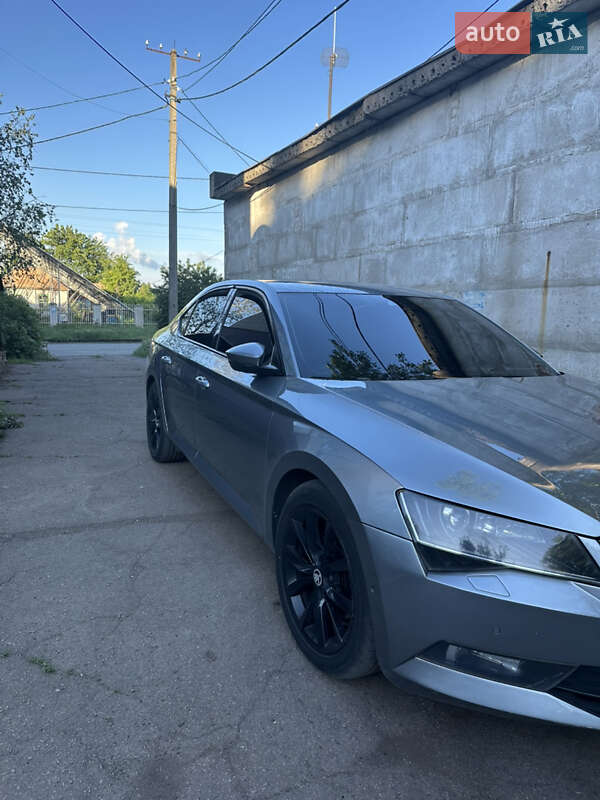 Лифтбек Skoda Superb 2016 в Кривом Роге