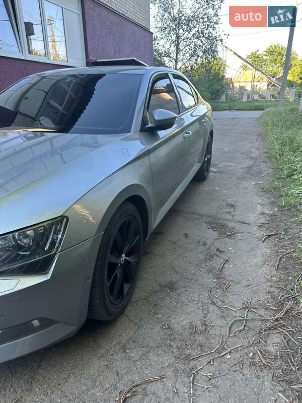 Лифтбек Skoda Superb 2016 в Кривом Роге