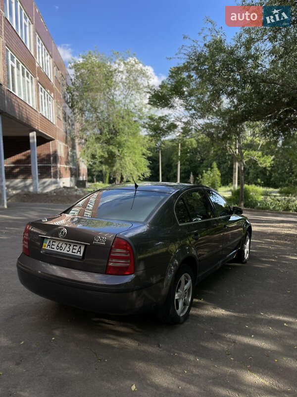 Лифтбек Skoda Superb 2006 в Кривом Роге